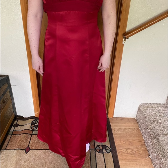 This beautiful dress has been worn once perfect dress for the summer weddings - Picture 2 of 4